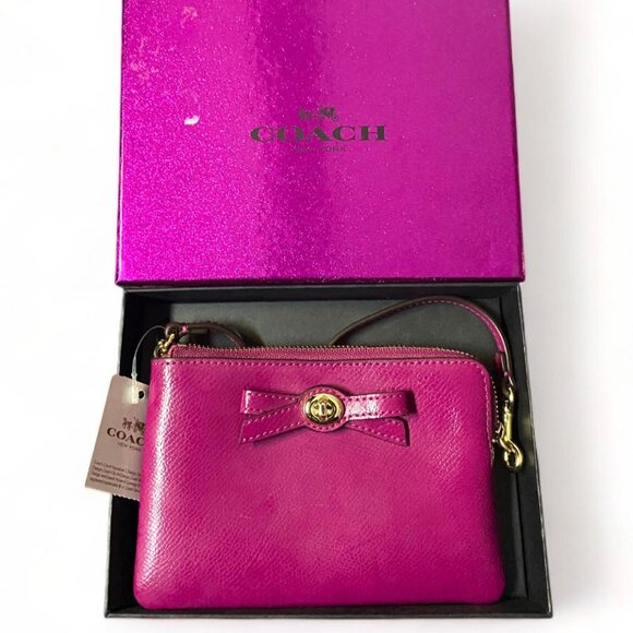 NWT - COACH Fuchsia Leather Wristlet with Bow Accent - With Box NEW - Picture 1 of 3